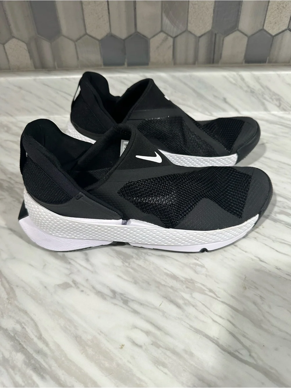 Nike Men's Black & White Slip-On Athletic Trainers